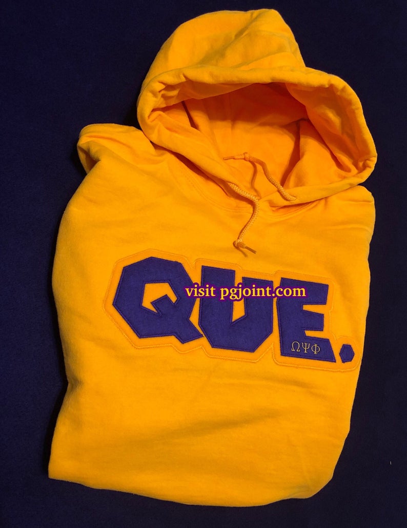 Embroidered QUE hoodie